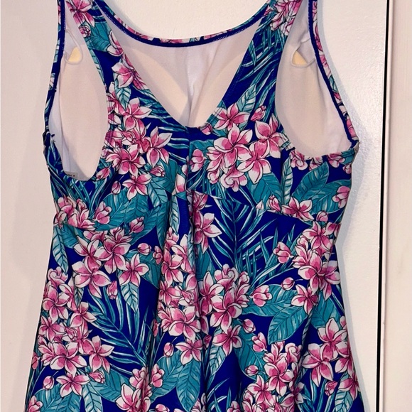 Women’s Tankini swimsuit top  Size 2X - Picture 3 of 8